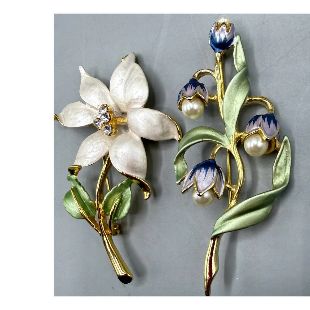 Set of 2 Floral Enamel Brooches Gold Tone Faux Pearl Rhinestone Flower Pins
